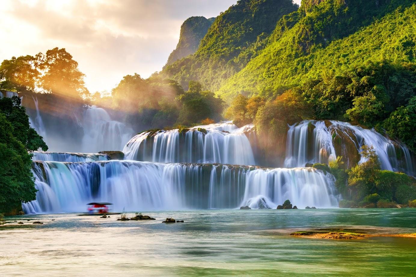 Best time to visit Ban Gioc Waterfall