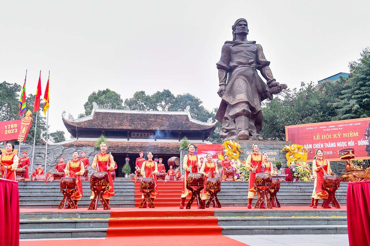 Dong Da Mound Festival